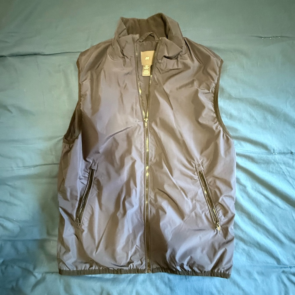 H&M Black Sleeveless Puffer Vest